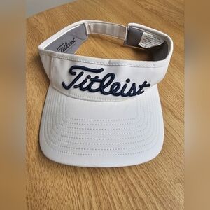 Titleist FootJoy Pro V1 Golf Visor Adjustable White w/ Black Embroidery NWOT